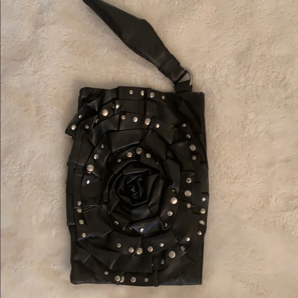Clutch in black